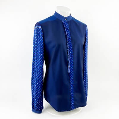 Elegante ausgefallene Bluse blau mit Seide